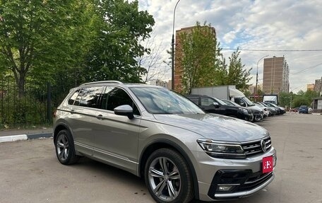 Volkswagen Tiguan II, 2019 год, 3 970 000 рублей, 1 фотография