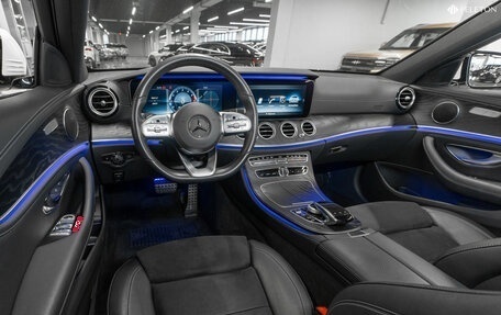 Mercedes-Benz E-Класс, 2019 год, 4 180 000 рублей, 8 фотография