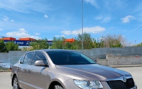 Skoda Superb III рестайлинг, 2011 год, 1 290 000 рублей, 2 фотография
