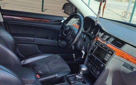 Skoda Superb III рестайлинг, 2011 год, 1 290 000 рублей, 8 фотография