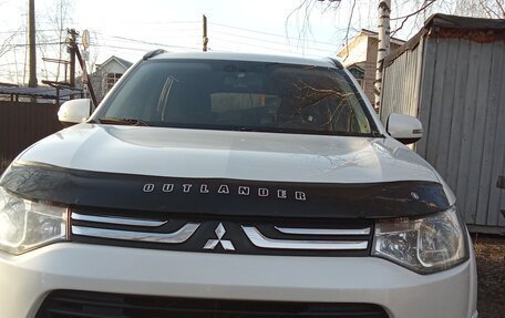Mitsubishi Outlander III рестайлинг 3, 2014 год, 1 650 000 рублей, 6 фотография