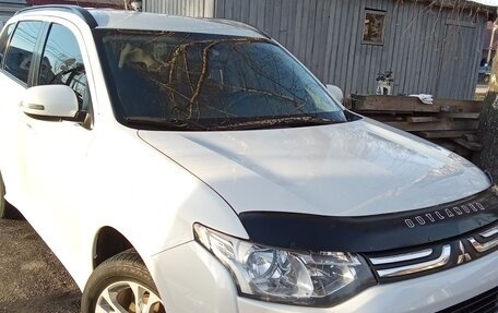 Mitsubishi Outlander III рестайлинг 3, 2014 год, 1 650 000 рублей, 9 фотография