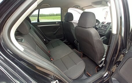 Volkswagen Jetta VI, 2010 год, 650 000 рублей, 2 фотография