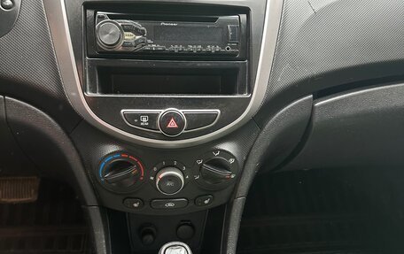 Hyundai Solaris II рестайлинг, 2016 год, 880 000 рублей, 8 фотография