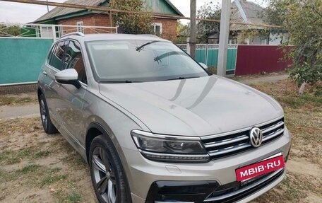 Volkswagen Tiguan II, 2018 год, 2 600 000 рублей, 4 фотография