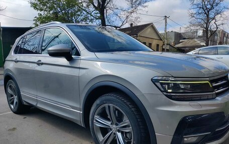 Volkswagen Tiguan II, 2018 год, 2 600 000 рублей, 23 фотография