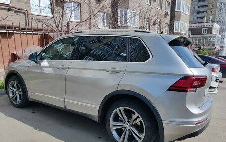 Volkswagen Tiguan II, 2018 год, 2 600 000 рублей, 33 фотография