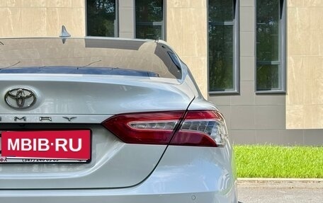 Toyota Camry, 2019 год, 2 950 000 рублей, 6 фотография