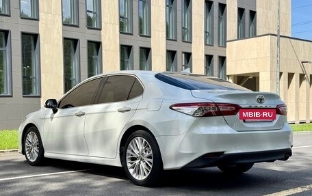 Toyota Camry, 2019 год, 2 950 000 рублей, 4 фотография