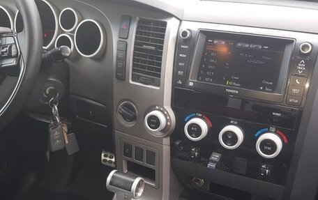 Toyota Tundra II, 2010 год, 2 850 000 рублей, 6 фотография