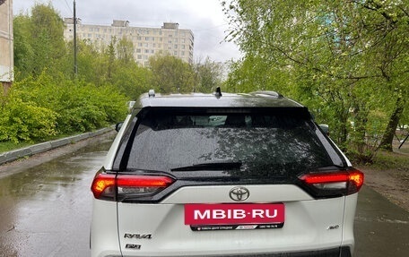 Toyota RAV4, 2021 год, 3 789 000 рублей, 4 фотография