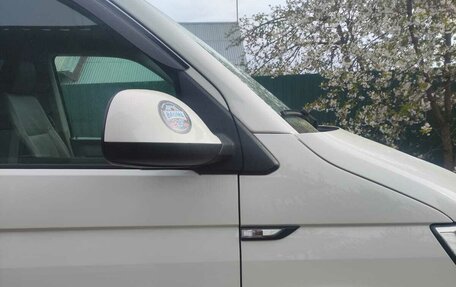 Volkswagen Caravelle T6 рестайлинг, 2017 год, 2 450 000 рублей, 7 фотография