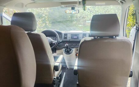 Volkswagen Caravelle T6 рестайлинг, 2017 год, 2 450 000 рублей, 23 фотография