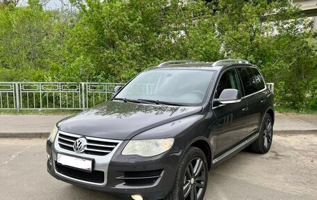 Volkswagen Touareg III, 2009 год, 1 485 000 рублей, 2 фотография