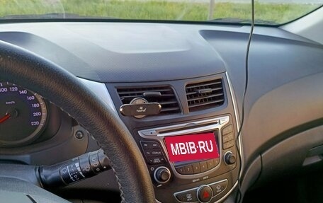 Hyundai Solaris II рестайлинг, 2012 год, 660 000 рублей, 1 фотография