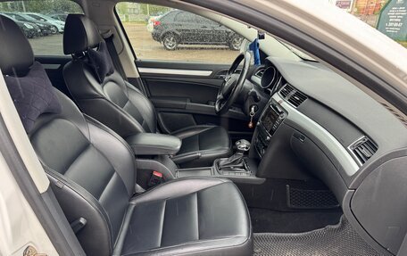 Skoda Superb III рестайлинг, 2014 год, 1 390 000 рублей, 23 фотография