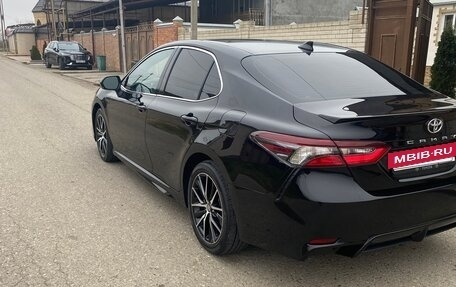 Toyota Camry, 2023 год, 3 350 000 рублей, 8 фотография