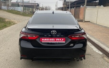 Toyota Camry, 2023 год, 3 350 000 рублей, 5 фотография