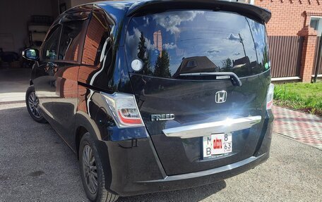 Honda Freed I, 2013 год, 1 150 000 рублей, 11 фотография