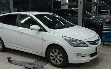 Hyundai Solaris II рестайлинг, 2016 год, 972 000 рублей, 2 фотография