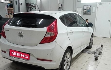 Hyundai Solaris II рестайлинг, 2016 год, 972 000 рублей, 3 фотография