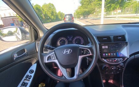 Hyundai Solaris II рестайлинг, 2013 год, 810 000 рублей, 9 фотография