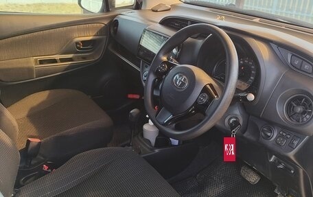 Toyota Vitz, 2019 год, 920 000 рублей, 6 фотография