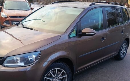 Volkswagen Touran III, 2010 год, 880 000 рублей, 5 фотография