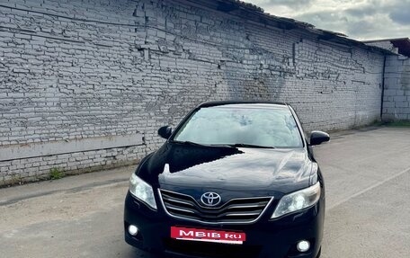 Toyota Camry, 2011 год, 1 450 000 рублей, 2 фотография