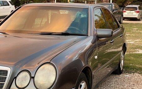 Mercedes-Benz E-Класс, 1996 год, 479 999 рублей, 2 фотография
