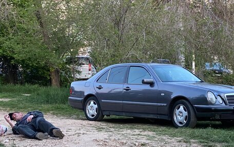 Mercedes-Benz E-Класс, 1996 год, 479 999 рублей, 6 фотография