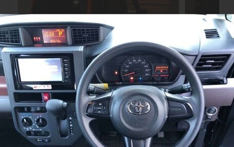Toyota Roomy I, 2018 год, 930 000 рублей, 16 фотография