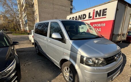 Volkswagen Caravelle T5, 2012 год, 2 099 000 рублей, 3 фотография