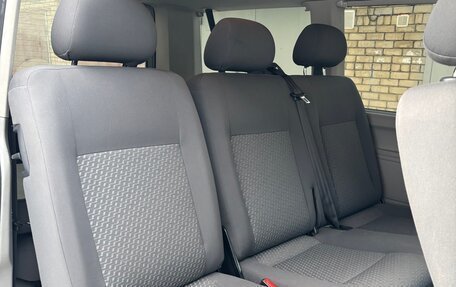 Volkswagen Caravelle T5, 2012 год, 2 099 000 рублей, 10 фотография