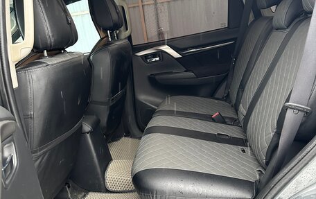Mitsubishi Pajero Sport III рестайлинг, 2018 год, 2 450 000 рублей, 6 фотография