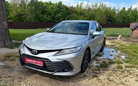 Toyota Camry, 2021 год, 2 700 000 рублей, 1 фотография