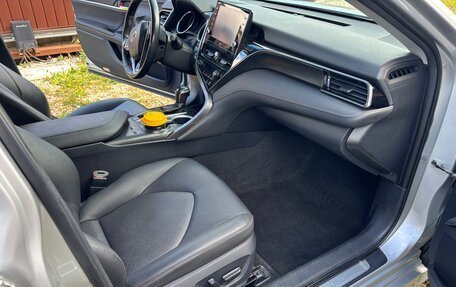 Toyota Camry, 2021 год, 2 700 000 рублей, 10 фотография