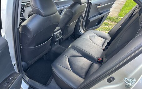 Toyota Camry, 2021 год, 2 700 000 рублей, 12 фотография