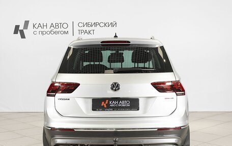 Volkswagen Tiguan II, 2018 год, 2 760 000 рублей, 11 фотография