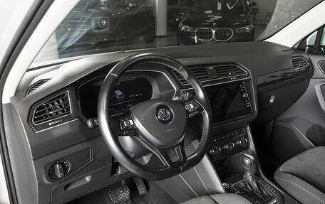 Volkswagen Tiguan II, 2018 год, 2 760 000 рублей, 4 фотография