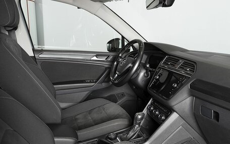 Volkswagen Tiguan II, 2018 год, 2 760 000 рублей, 5 фотография