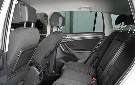 Volkswagen Tiguan II, 2018 год, 2 760 000 рублей, 17 фотография