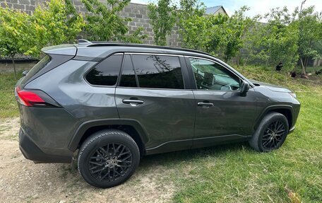 Toyota RAV4, 2019 год, 2 220 000 рублей, 3 фотография