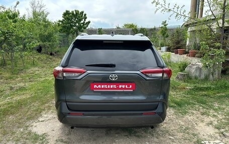 Toyota RAV4, 2019 год, 2 220 000 рублей, 4 фотография