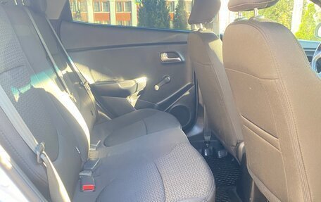 KIA Rio III рестайлинг, 2015 год, 1 100 000 рублей, 29 фотография