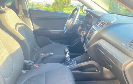 KIA Rio III рестайлинг, 2015 год, 1 100 000 рублей, 37 фотография