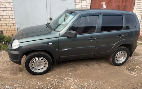 Chevrolet Niva I рестайлинг, 2011 год, 535 000 рублей, 1 фотография