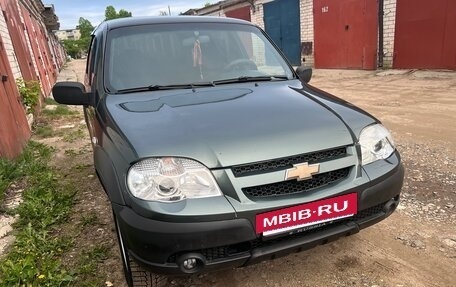 Chevrolet Niva I рестайлинг, 2011 год, 535 000 рублей, 3 фотография