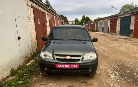 Chevrolet Niva I рестайлинг, 2011 год, 535 000 рублей, 2 фотография