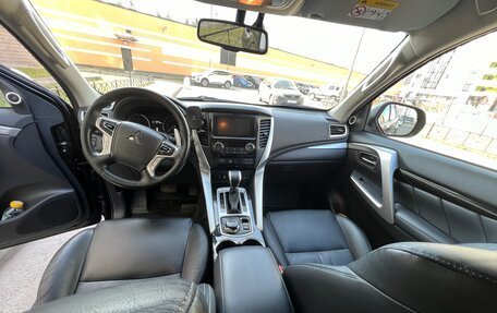 Mitsubishi Pajero Sport III рестайлинг, 2017 год, 3 150 000 рублей, 6 фотография